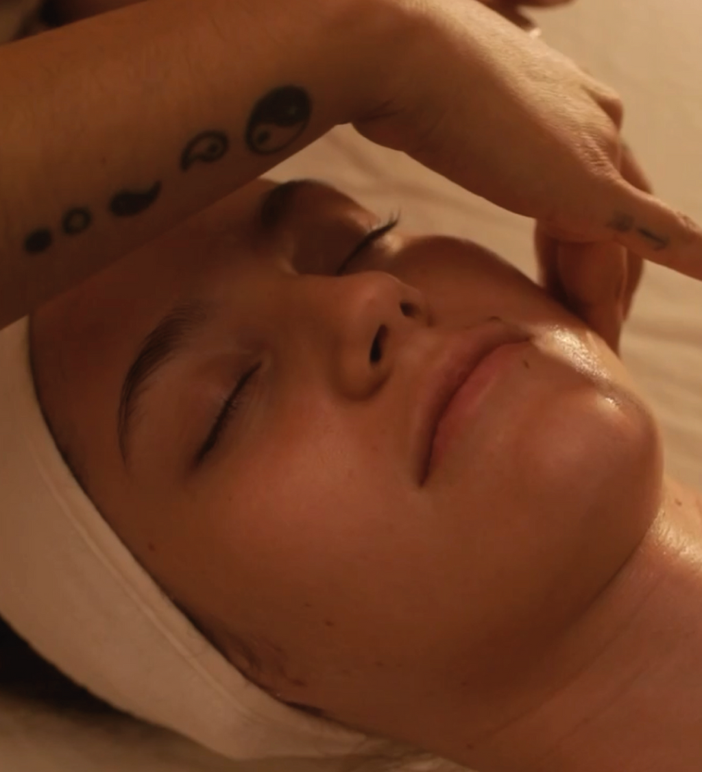 Masaje 60 min + Facial Naturalicé